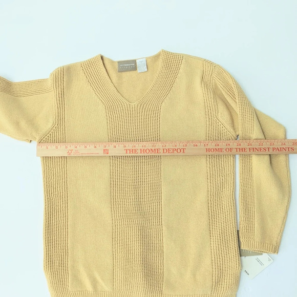 Liz Claiborne Women's V-Neck Knit Sweater - Picture 8 of 8